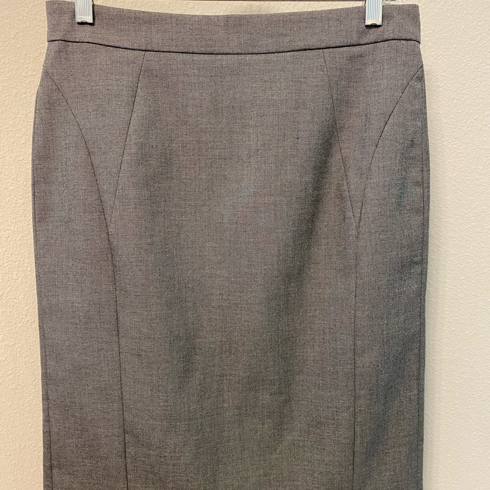 EUC Ann Taylor black/white weave fitted pencil skirt with kick pleat, size 6